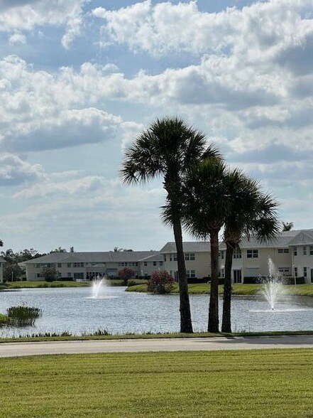 Building Photo - 740 Lake Orchid Cir