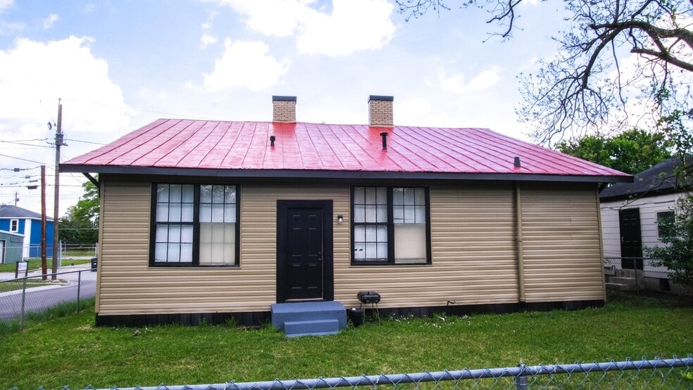 Rear view - 1732 Telfair St