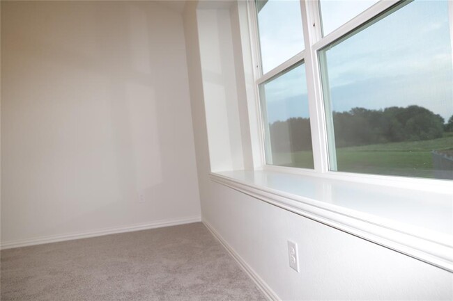 Building Photo - 27943 Western Crk Ct