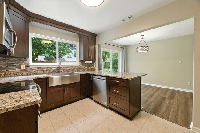 Building Photo - 3800 Liberty Ridge Rd
