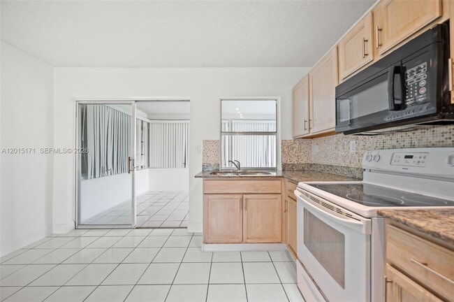 Building Photo - 7004 NW 67th Ave