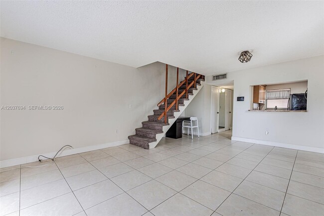 Building Photo - 1100 W 35th St