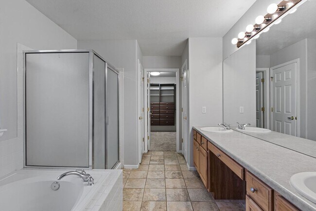 Building Photo - 6 Bedroom plus and office near Rigden Farms