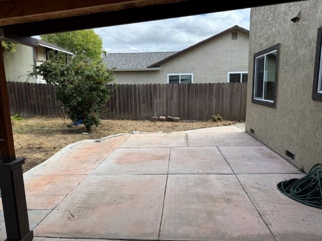 Building Photo - Unique 5 Bedroom 2 Story w/ Solar Suisun *...