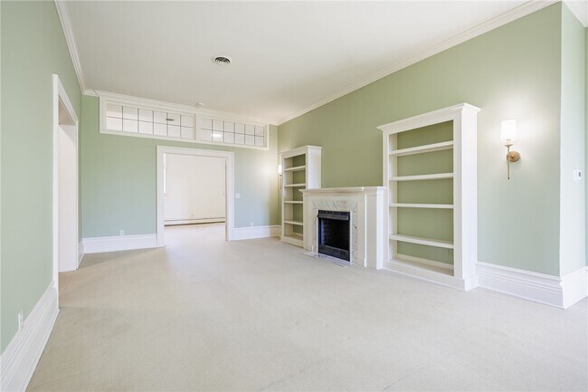 Building Photo - 901 East Ave