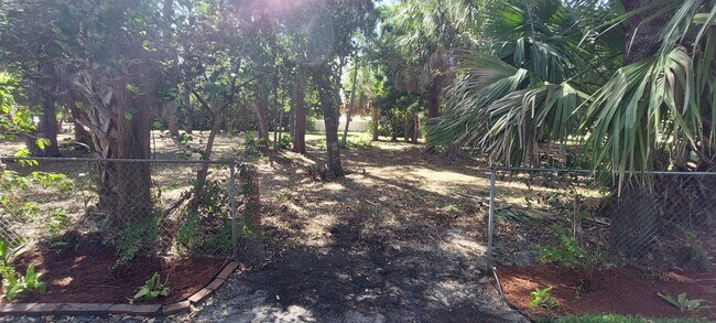 Nature Preserve - 1235 SW 13th Cir