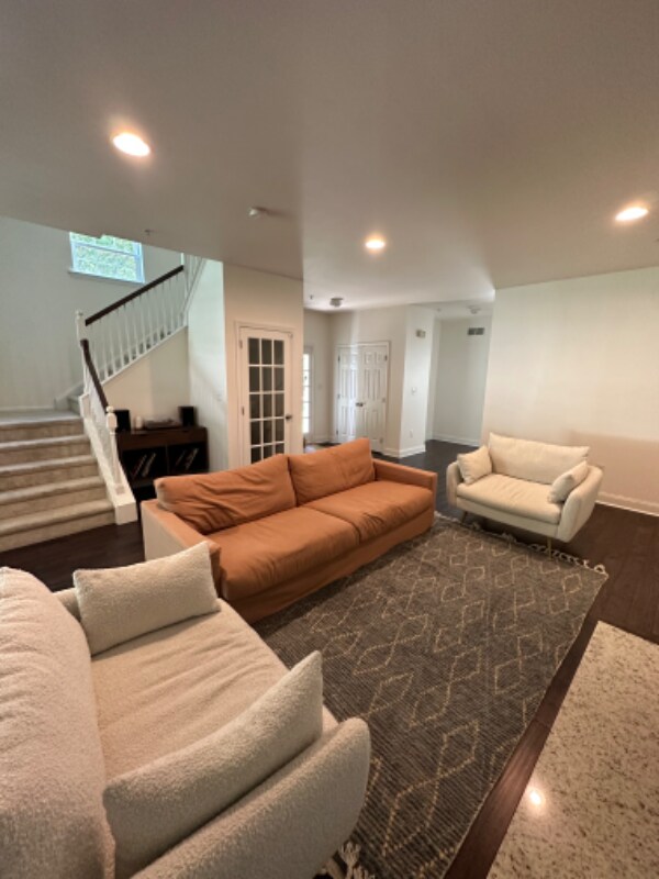 Building Photo - 106 Ava Ct