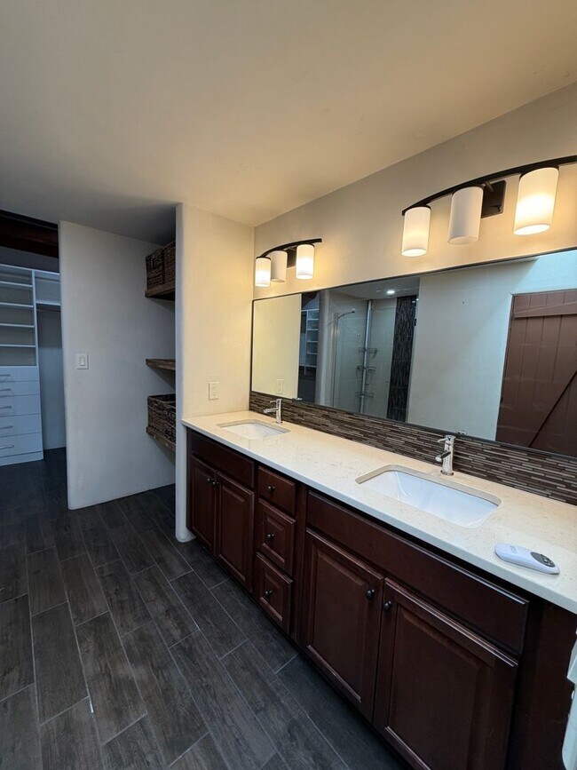 Building Photo - 152 Lorenzo Rd