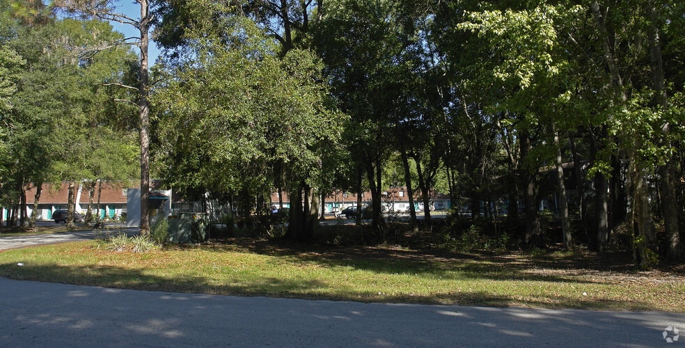 Deerwood Apartments - Millie Gardens