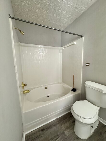 Building Photo - 75 Davis Mill Ct