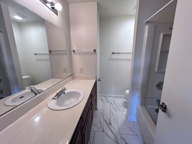 Building Photo - Two Bedroom 2.5 Bathroom Condo in Citrus H...