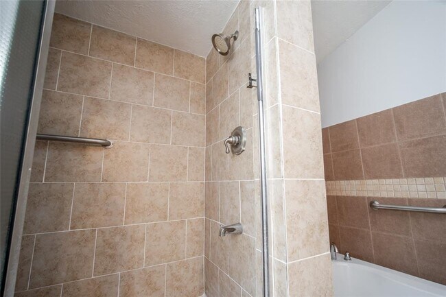 Building Photo - 15319 Paseo Del Rey Dr
