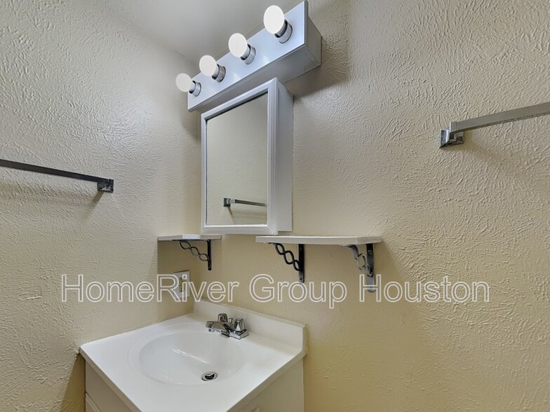 Building Photo - 5114 Shadowridge Dr