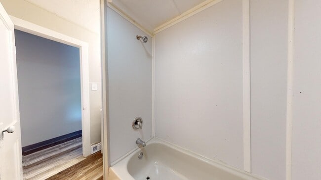 Building Photo - 4023 Valley Rd