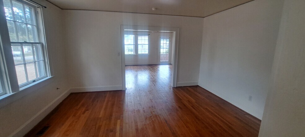 Building Photo - 315 Bosley Ave