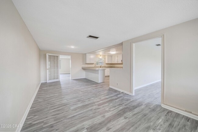 Building Photo - 4736 Sunset Dr