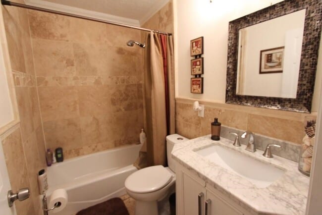 Building Photo - 6517 Sivley St