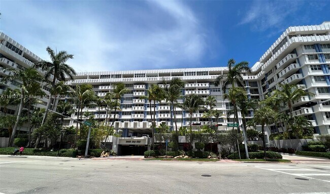 Building Photo - 800 West Ave