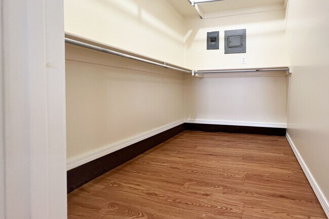 Building Photo - 3137 SW 65th Pl