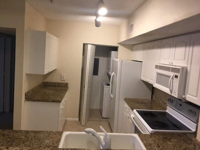 Primary Photo - 284 Village Blvd