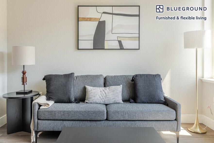 Building Photo - 545 San Antonio Rd