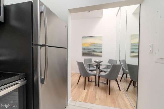 Building Photo - 1843 Mintwood Pl NW