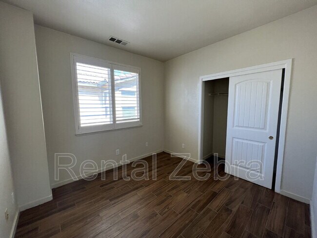 Building Photo - 1359 Rincon Dr