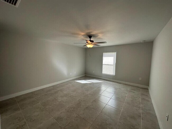 Building Photo - 2710 28th St SW