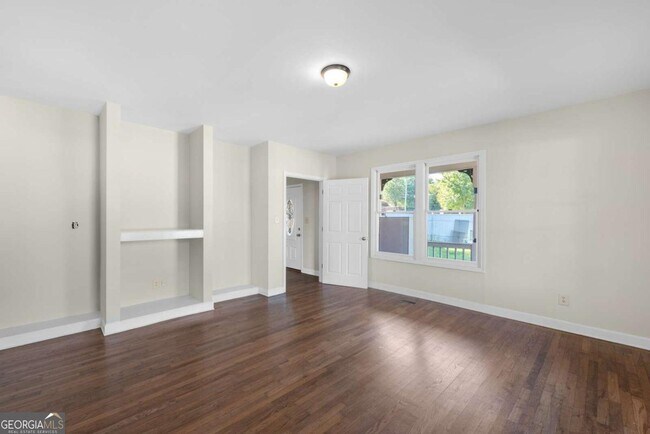 Building Photo - 52 Field St