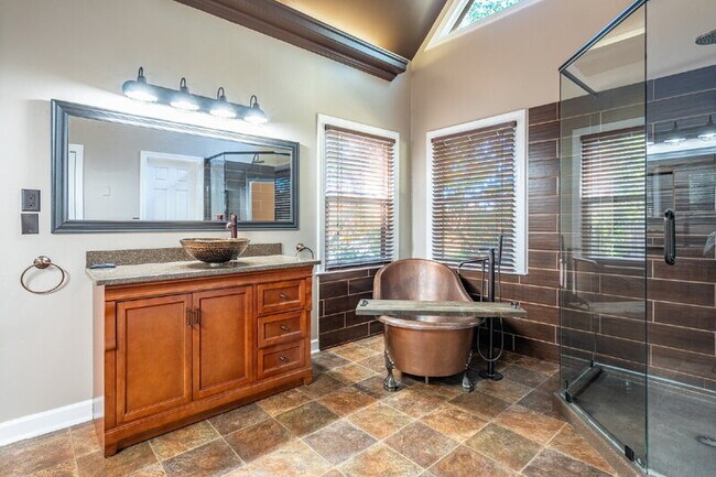 Building Photo - 3 Buckingham Ct