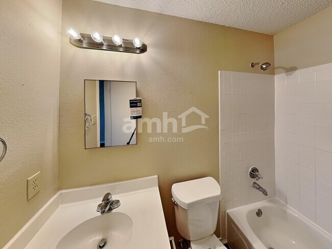 Building Photo - 9815 Criswell Crk