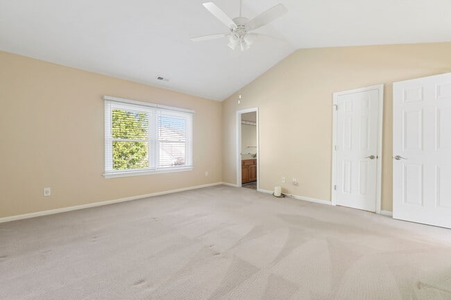 Building Photo - 1073 Heatherwood Dr