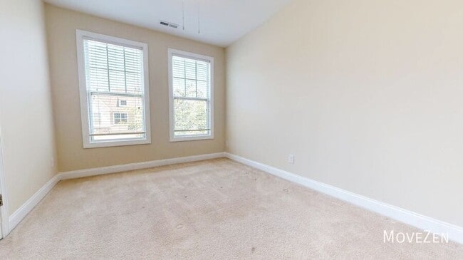 Building Photo - 371 Roberts Ridge Dr