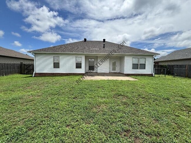 Building Photo - 26 Mustang Dr