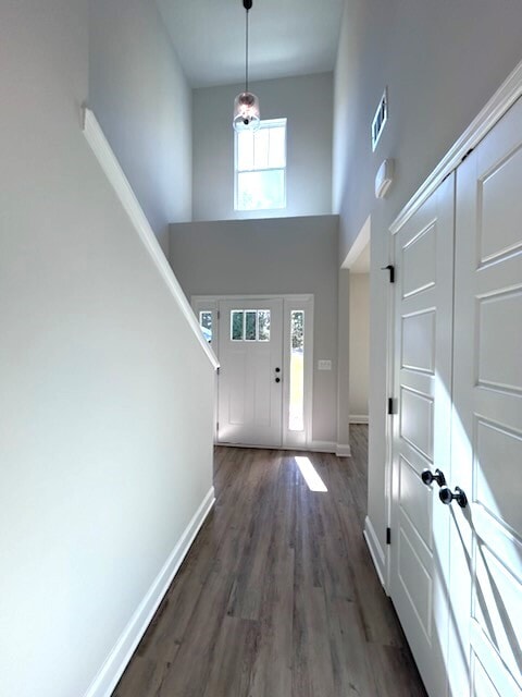 Building Photo - 409 ELWICK Pl