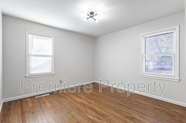 Building Photo - 7306 Elm Ave