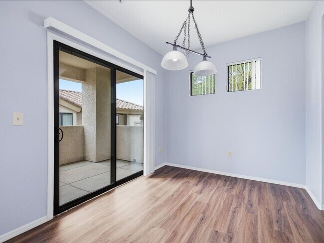 Building Photo - Charming 1 Bed / 1 Bath with Resort-Style Amenities!