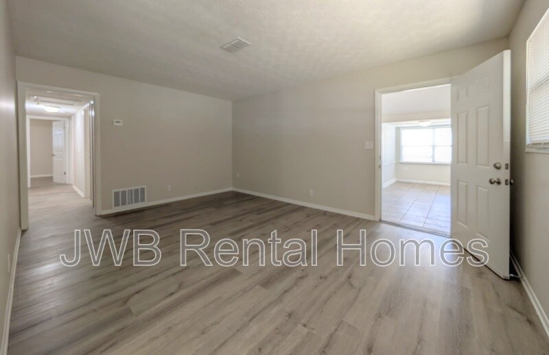 Building Photo - 6412 Cooper Ln