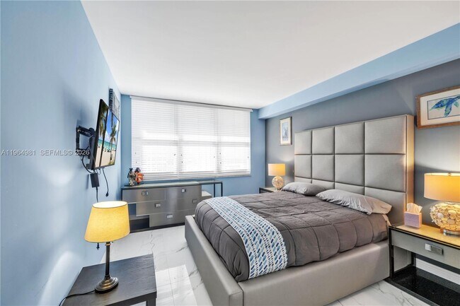 Building Photo - 2501 S Ocean Dr