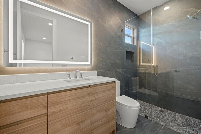 Building Photo - 212 W Euclid Ave