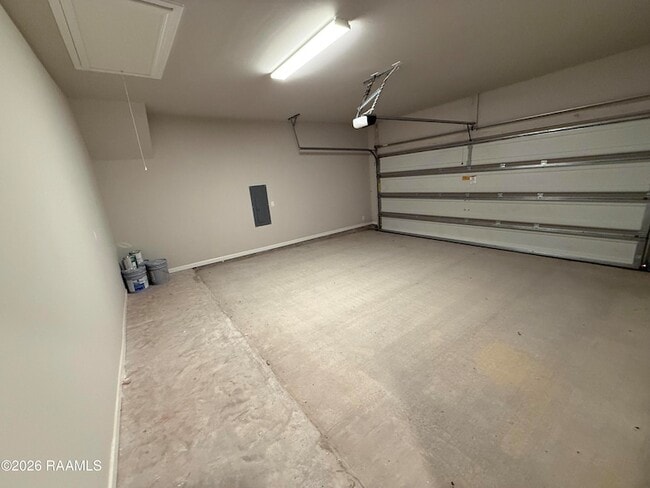 Building Photo - 401 Eastwood Dr