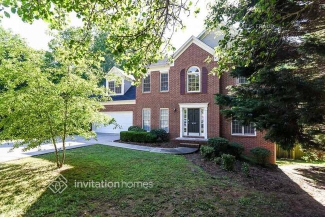 Building Photo - 430 Croftwood Close