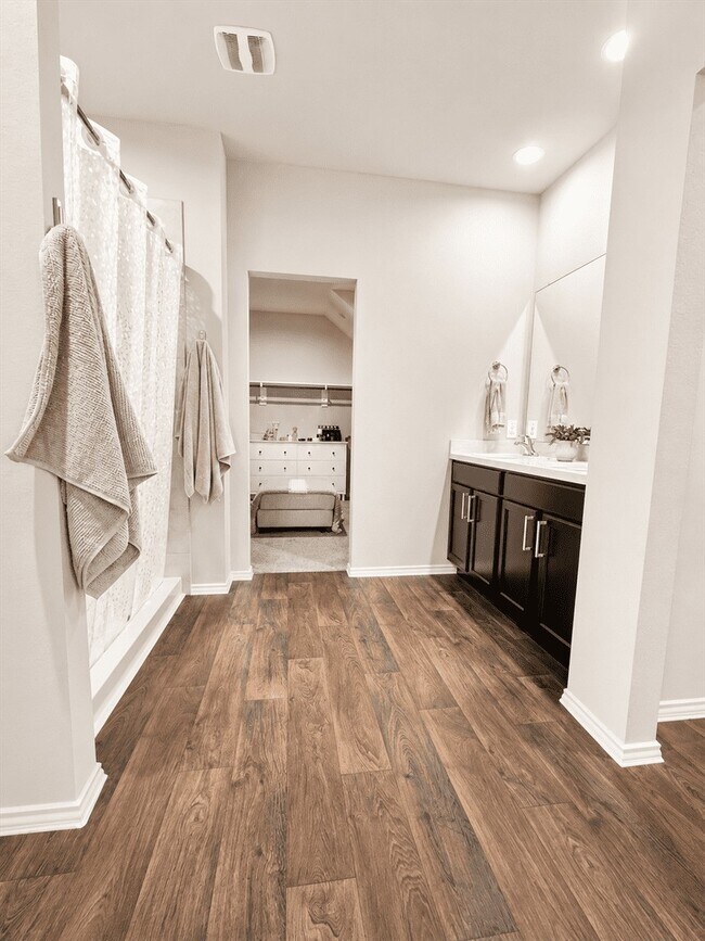 Building Photo - 5230 Misty Iris Cir