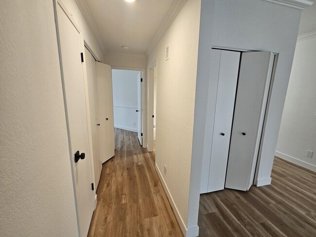 Building Photo - 55 Cove Ln