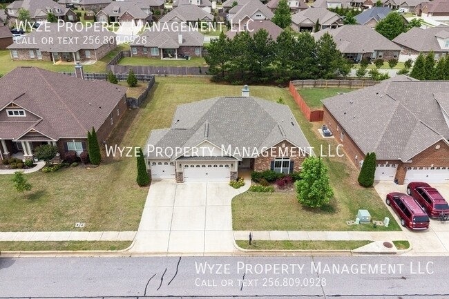 Building Photo - 410 Creekwater Cir