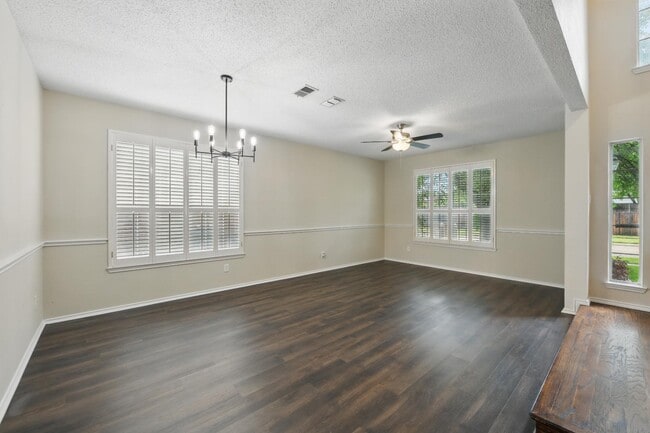 Building Photo - 2521 Timber Ridge Ln