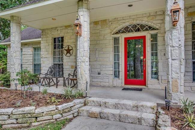 Building Photo - 905 Carriage Hills Blvd