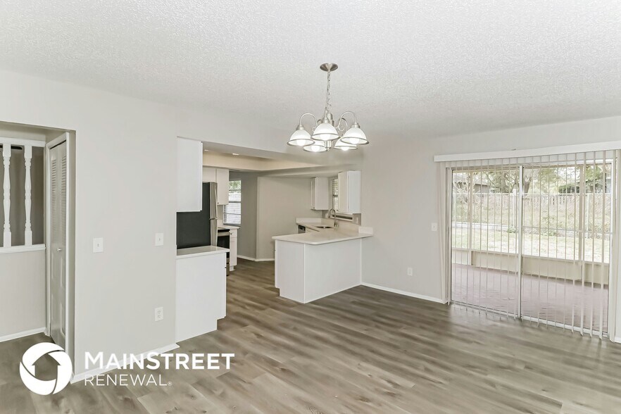 Building Photo - 17604 Meadowbridge Dr