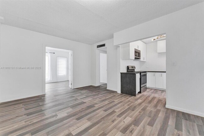 Building Photo - 1150 Euclid Ave