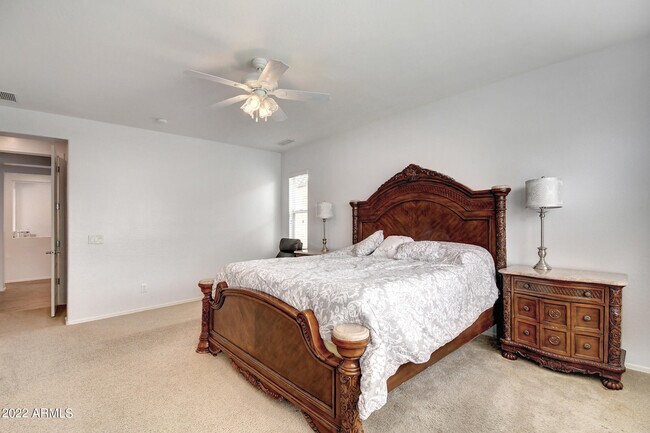 Building Photo - 1120 N Crosscreek Dr